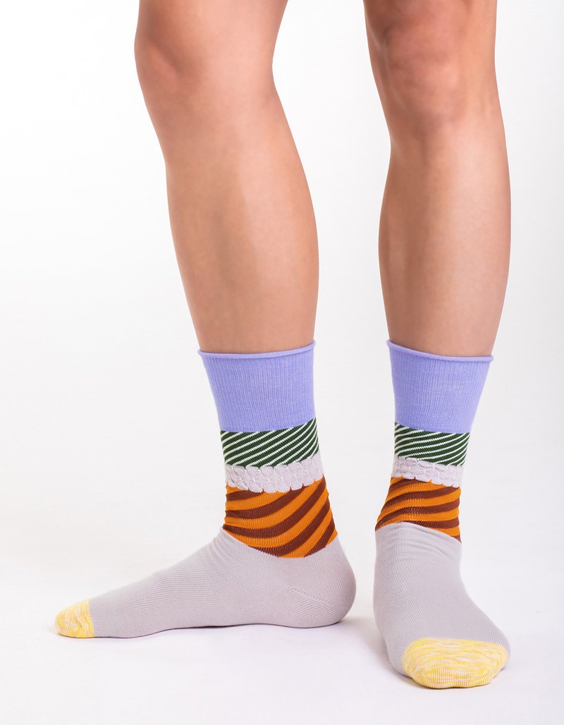 ∟襪長：21.2cm ∟腳底：24～26cm 早起跑步也跟去，市場買菜也跟去，上班來不及也跟去，因為✦你最迷人∴