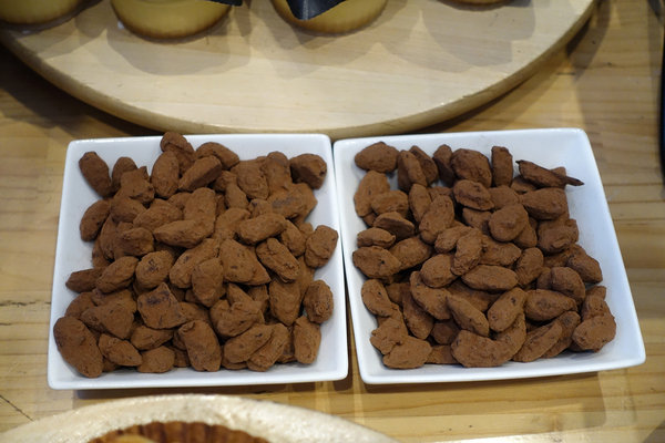 哈肯舖淨生吐司、桑葚優格吐司，使用聯華潔淨認證麵粉，成分天然、八大無添加，嚴選好食材低溫發酵手感烘焙，安心美味的生吐司