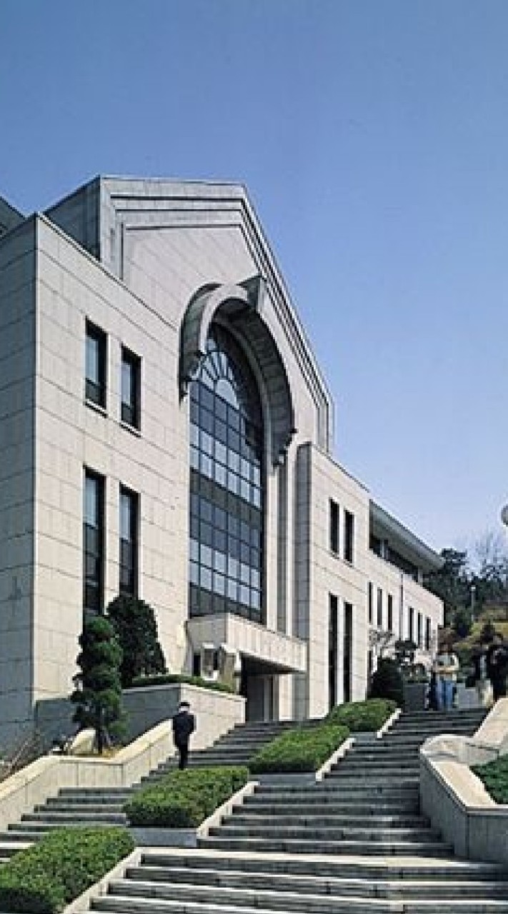 Silver-Aurora academy