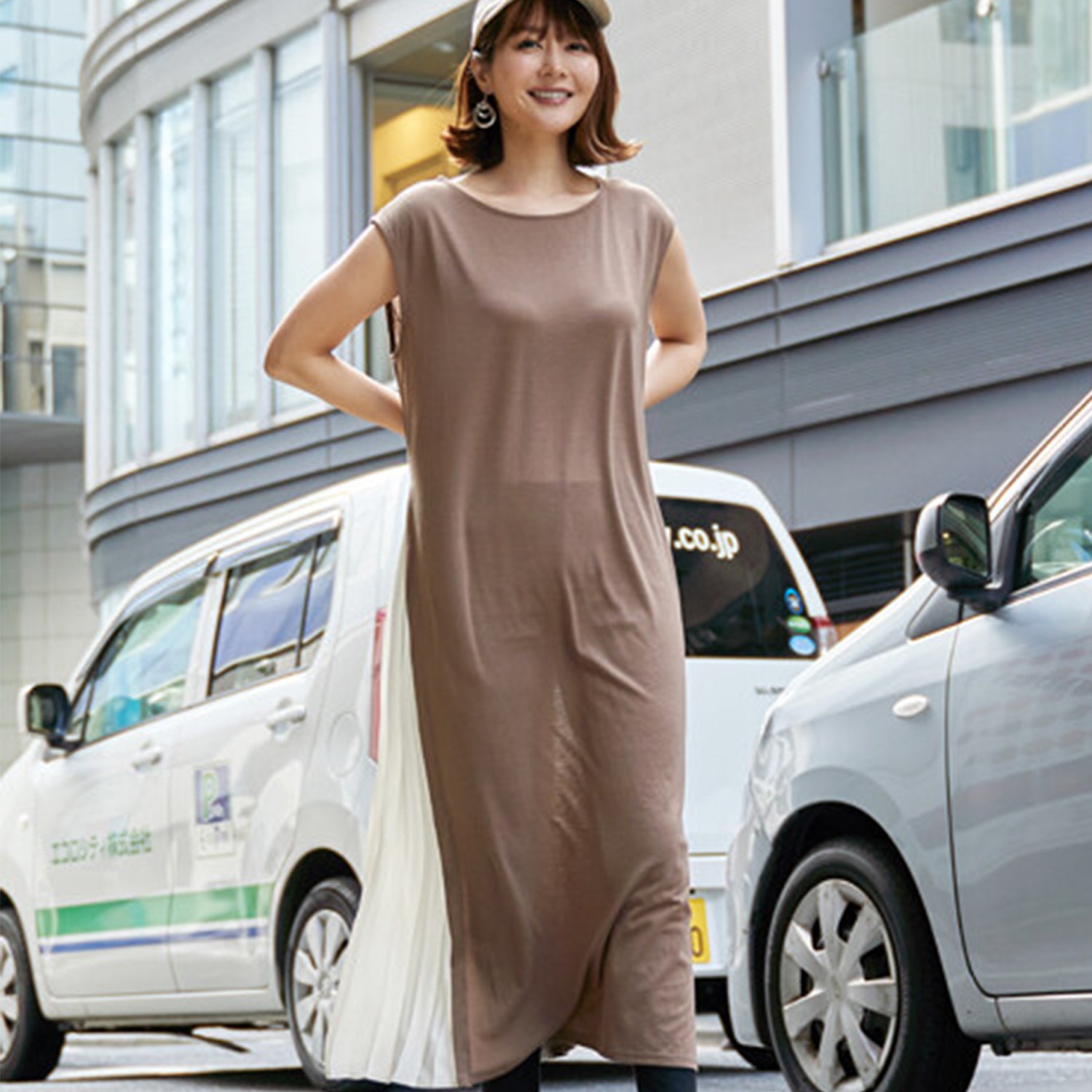 日本服飾代購 - 雙側邊開衩雪紡拼接無袖長洋裝-淺咖啡 (M(Free size))