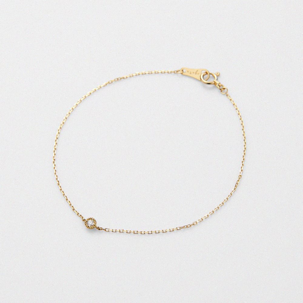 Agete 日系女孩最愛輕珠寶！8款簡約日常飾品推薦，小巧V戒質感滿分、這款「鑽石項鍊」Dcard討論度破表！ | LINE購物