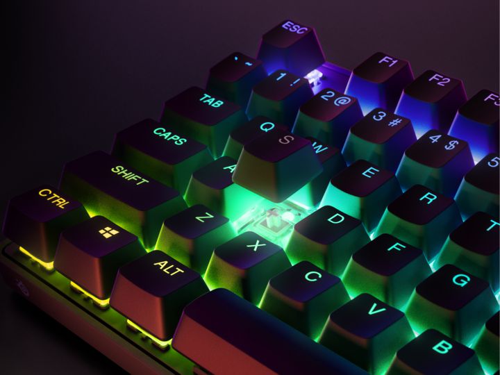 SteelSeries 旗艦電競鍵盤 Apex Pro TKL，按鍵反應比傳統機械按鍵快11倍、價格7,290元起