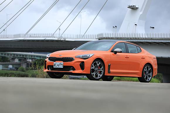 年式kia Stinger 3 3 Gt Awd國內試駕 蘋果日報 Line Today