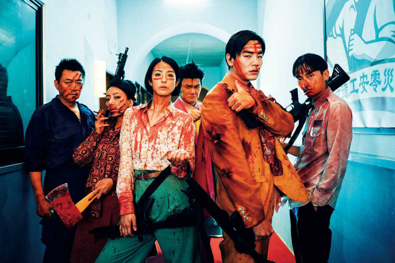 繼《等一個人咖啡》後，大鶴、賴雅妍和禾浩辰於新片《逃出立法院》再度合作。左起庹宗華、高慧君、賴雅妍、王中皇、禾浩辰、大鶴（圖／華映提供）