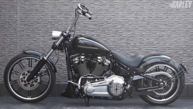 ハーレーカスタム 低く太く魅せる ブレイクアウト トライジャスタイル Webヤングマシン