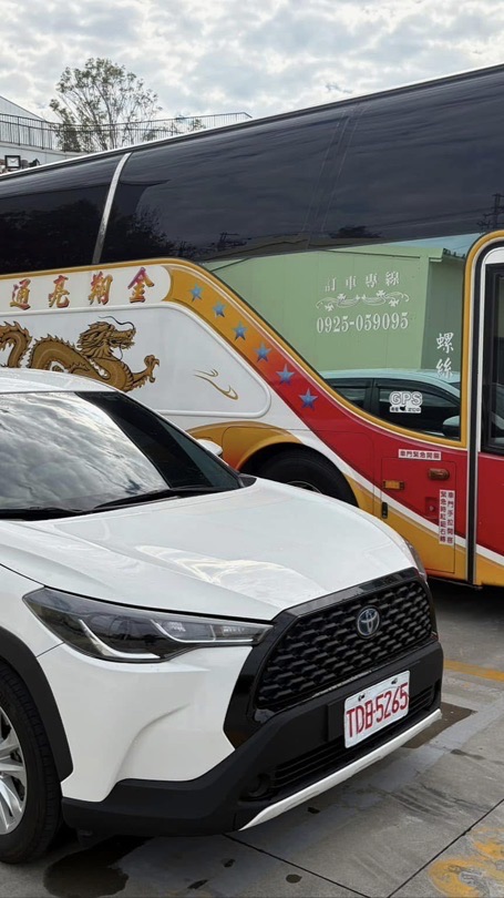 螺絲 （台中） 專營大小車包車旅遊 國旅