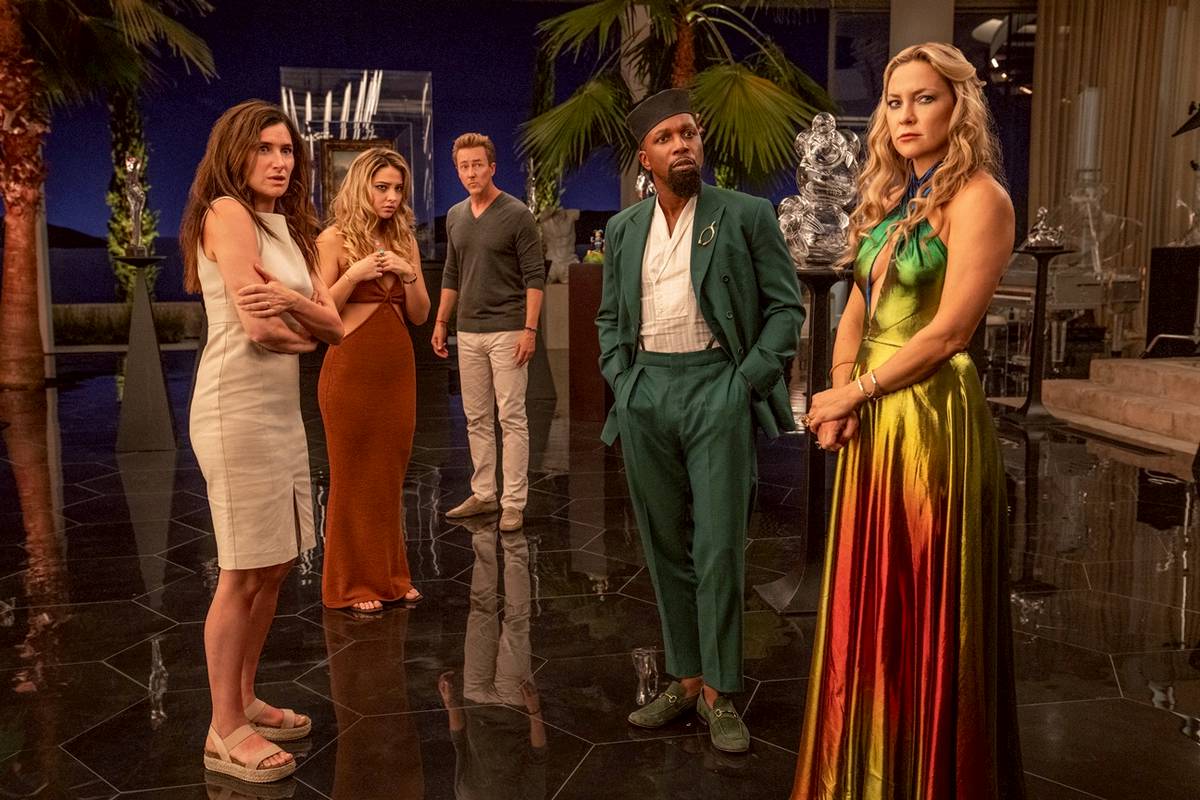 3 เหตุผลที่ไม่ควรพลาดภาพยนตร์สืบสวนสุดป่วนแห่งปี ‘ฆาตกรรมหรรษา ใครฆ่า