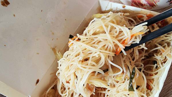 【中和美食】肉羹大腸麵線餐車-只有中午才會出現的美味餐車小吃店