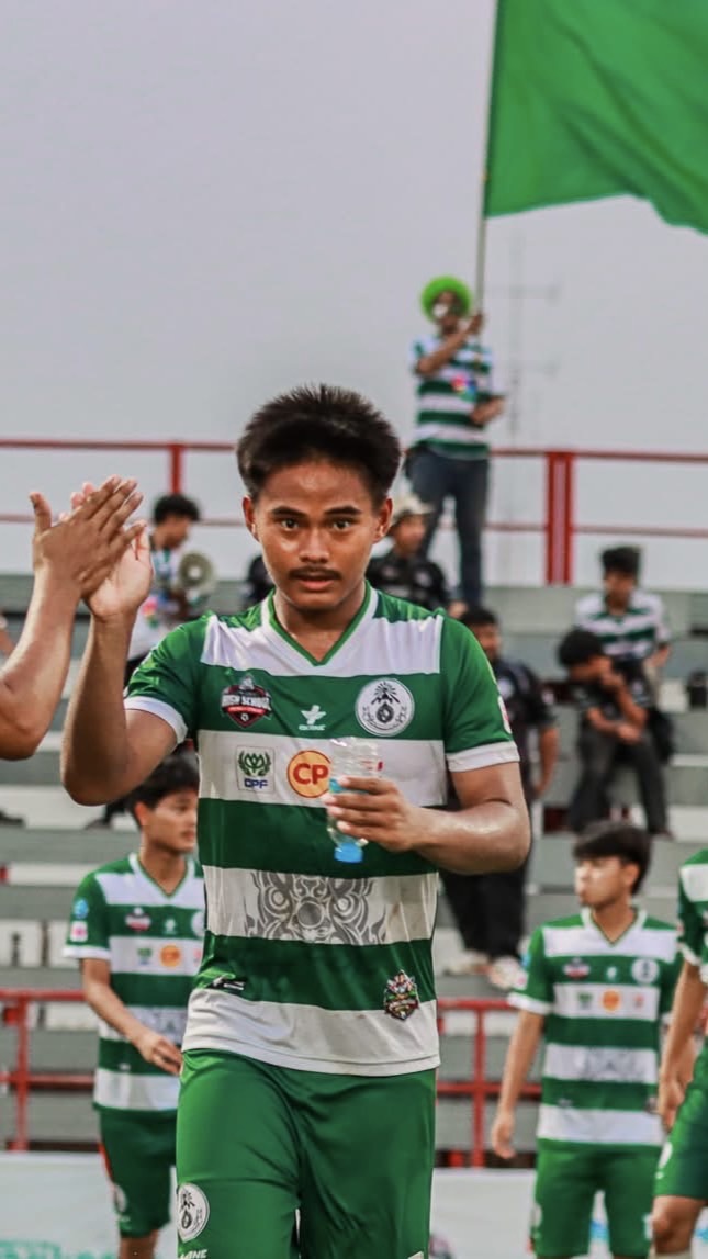 ด้อมป๋อ (รถถังหมอนทอง) 🇳🇬⚽️