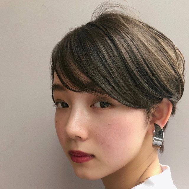 刈り上げなど 襟足短めショートヘア特集 人気サロンが提案するハンサムショートで秋を楽しもう 美的news