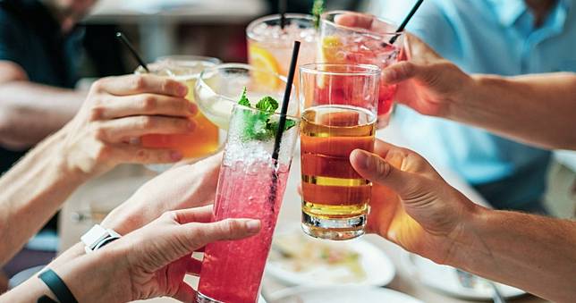 她喝下「夢幻飲料」器官像「爆炸」！胃和膽囊慘遭切除