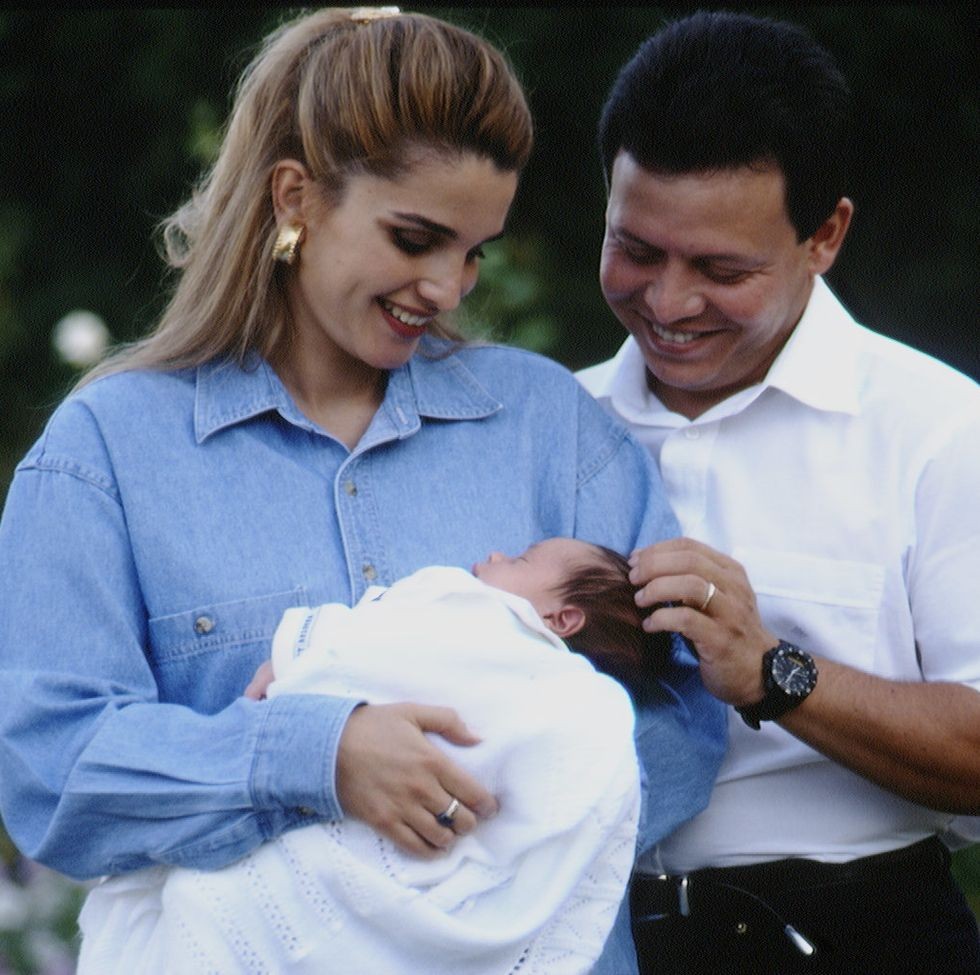 祝50歳 ヨルダン王室 ラーニア王妃の才色兼備なヘア メイクをプレイバック Elle News