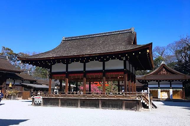 全日本最夢幻御守 下鴨神社 蕾絲御守 放在陽光下絕美度爆表 給妳最強的結緣能量 女子力要up就靠它 Walker Line Today