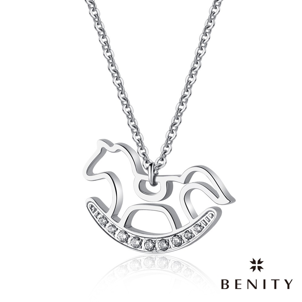 ★ 316L 醫療級白鋼★ 八心八箭璀璨CZ美鑽★ 白鋼珠寶極致工藝之美產品名稱：BENITY 遊樂園 白鋼 女鍊產品款號：EGP0705墜飾材質：白鋼 墜飾尺寸：14*20mm鍊子材質：白鋼 鍊子長