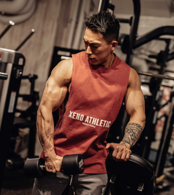 Jin氏プロデュースのムキムキシャツで筋トレのモチベーション爆上げ マッチョシャツ Maduro Online