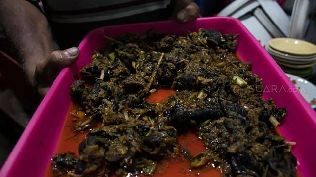 Intip Pembuatan Paniki Masakan Dari Daging Kelelawar Khas Manado