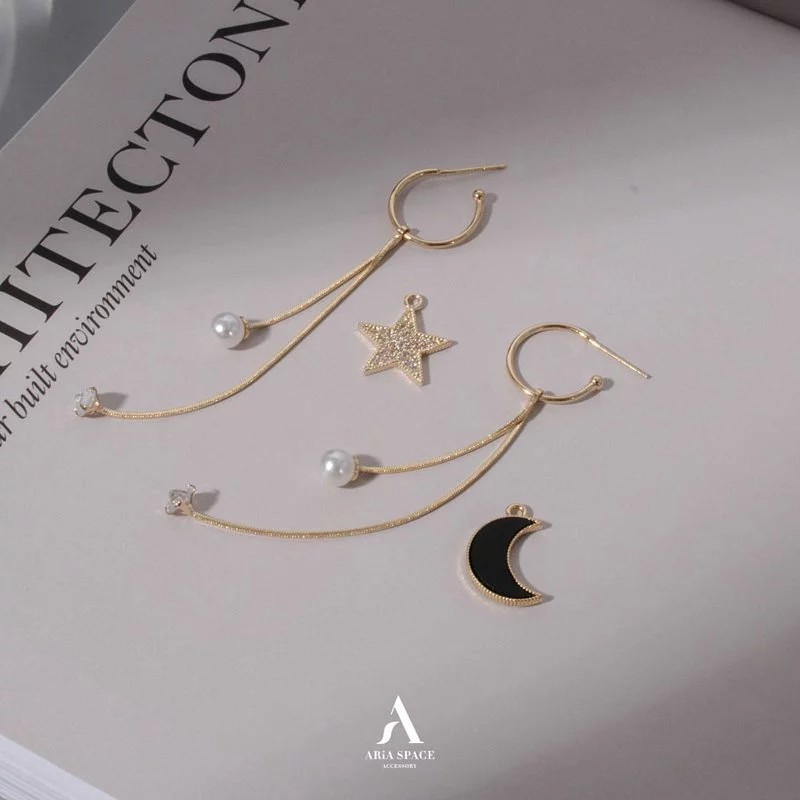 •ARiA SPACE• 商品材質：鋯石• 耳針材質：S925純銀• 尺寸：長約 8.5 cm • 實際大小請參照規格或以收到的實物為準• 一對販售• 【鑑賞期及退貨注意事項】提供15天鑑賞期之權益(