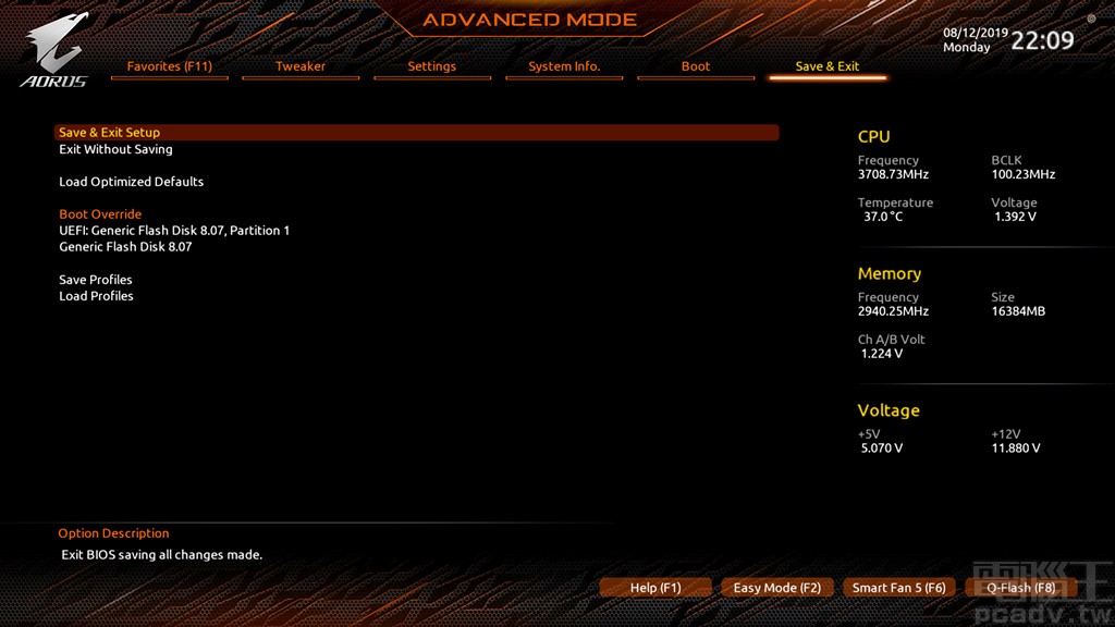 ▲ UEFI 介面各項設定調整完畢之後，Save ＆ Exit 負責儲存並離開，亦可於此載入預設值或是拋棄變更，此處並提供設定檔儲存與載入功能，玩家可透過此功能靈活運用各種超頻參數設定檔。