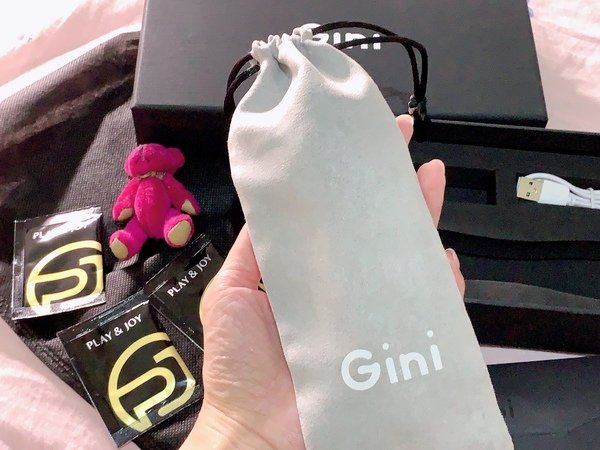 「按摩棒」單身狗戀人夫妻重拾歡愉- Gini C2 小翅膀按摩棒情趣用品開箱分享