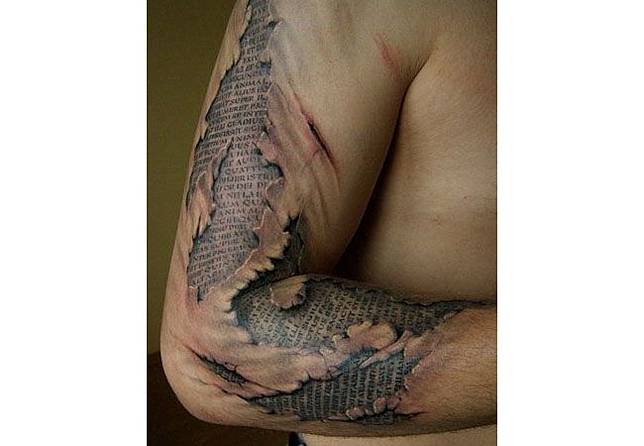 Super Keren! 16 Tato Ini Pasti Bikin Kamu Geleng-geleng di Hari Libur
