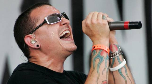 Chester Bennington Meninggal, Bagaimana Nasib Tur Linkin Park?