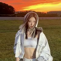🧸ྀི  K-POP聊天群 𝜗𝜚˚⋆ ☁️