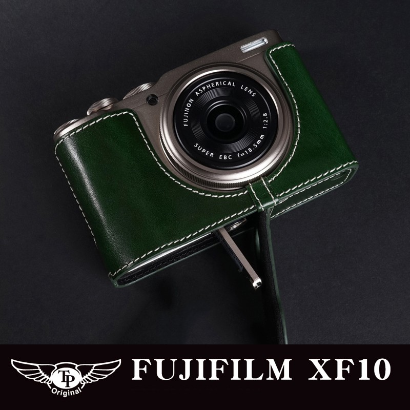 【適用機型】 Fujifilm XF10【商品規格】內容：底座X1、專用螺絲X1材質：牛皮、絨布、鋁合金重量：49 g【產品特性】1.頂級皮質：TP採用南美洲哥倫比亞最為出名的頂級頭層牛皮，無論皮質與