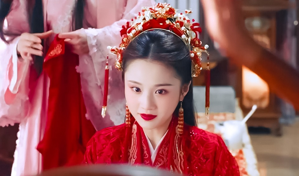 近期古裝劇「紅衣美人」6：張慧雯 飾演《暮白首》容嫿