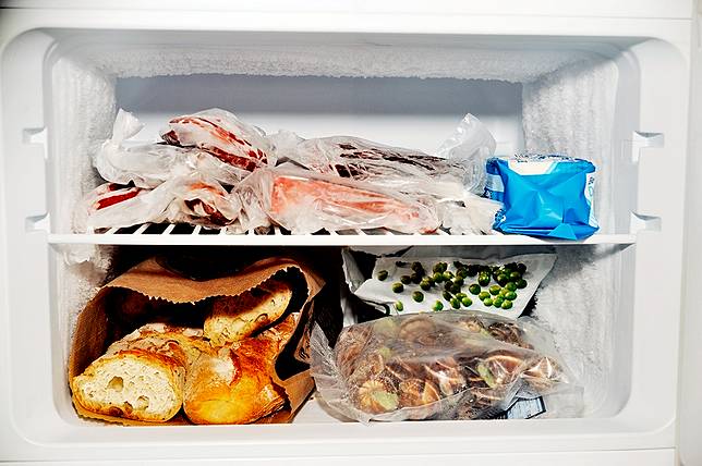 Cara Terbaik Menyimpan Roti agar Lebih Awet: Bekukan dalam Freezer