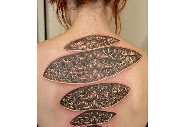 Super Keren! 16 Tato Ini Pasti Bikin Kamu Geleng-geleng di Hari Libur