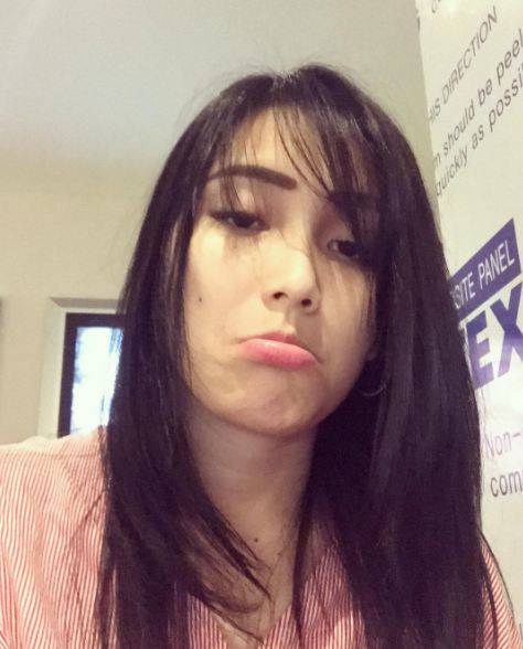 10 Foto Bukti Ayu Ting Ting Tetap Kece Meski Pose 'Jelek' Saat Selfie