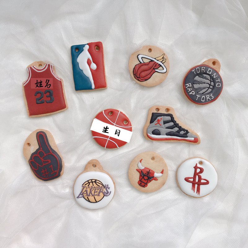 我們餅乾寄送每片都會做好防撞處理，且會在外盒標示易碎品、勿重壓等標語 但寄送過程中，因貨運方運送的各種不確定因素（路面顛簸、其他貨物重壓等）還是會有破損的風險 目前寄送狀況，破損風險值為1%，請自行評