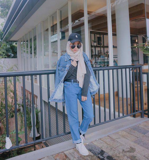 30+ Ide Keren Ootd Hijab Celana Jeans Biru Muda - My Red Gummi Bear