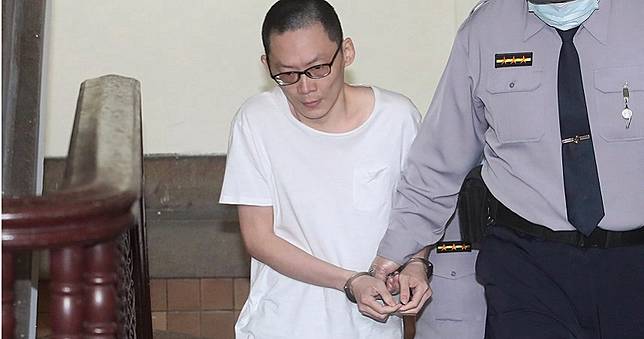 「小燈泡」兇嫌庭上狂發笑　法院擇期再開檢方質疑拖延訴訟