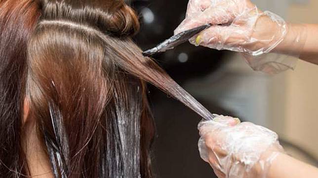 Hasil gambar untuk <a href='https://pontianak.tribunnews.com/tag/warnai-rambut' title='warnai rambut'>warnai rambut</a>
