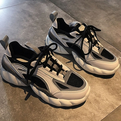 嚴選韓國素材 獨家韓國代理品牌 出遊通勤、正式休閒，百搭實穿❤ 請依照個人喜愛的舒適度購買