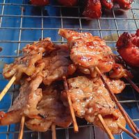 หมูปิ้งกลิ้งบนเตา ใต้สะพานตลาดพลู
