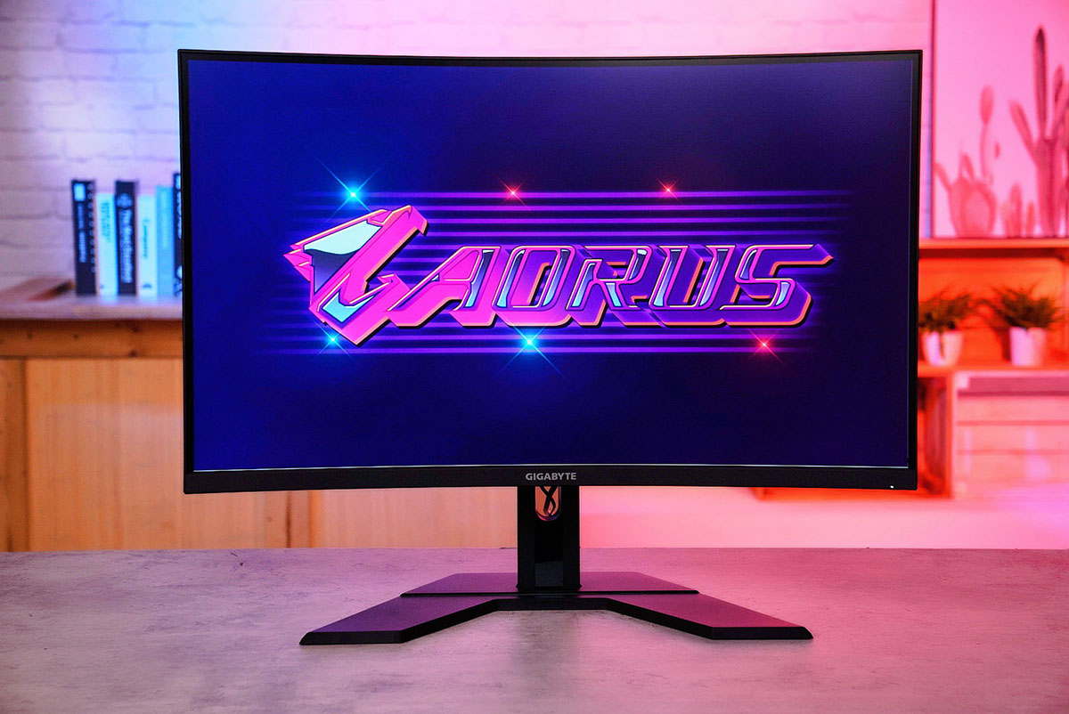 GIGA G32QC 165Hz 極速HDR 電競螢曲面幕，1ms 超快反應，OSD Sidekick 強大操控力