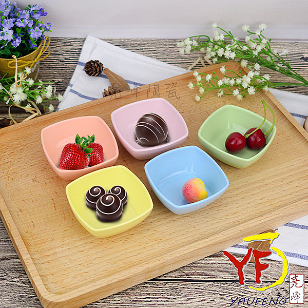 親愛的我把餐桌變美了，烹調美食更加美味就帶走這款濃濃法式風格陶瓷碟碗，最高境界品味獨具法式風格餐具~