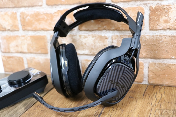 跨平台競技遊戲潮人利器，羅技 ASTRO A40 電競耳麥+音頻擴大器 開箱體驗