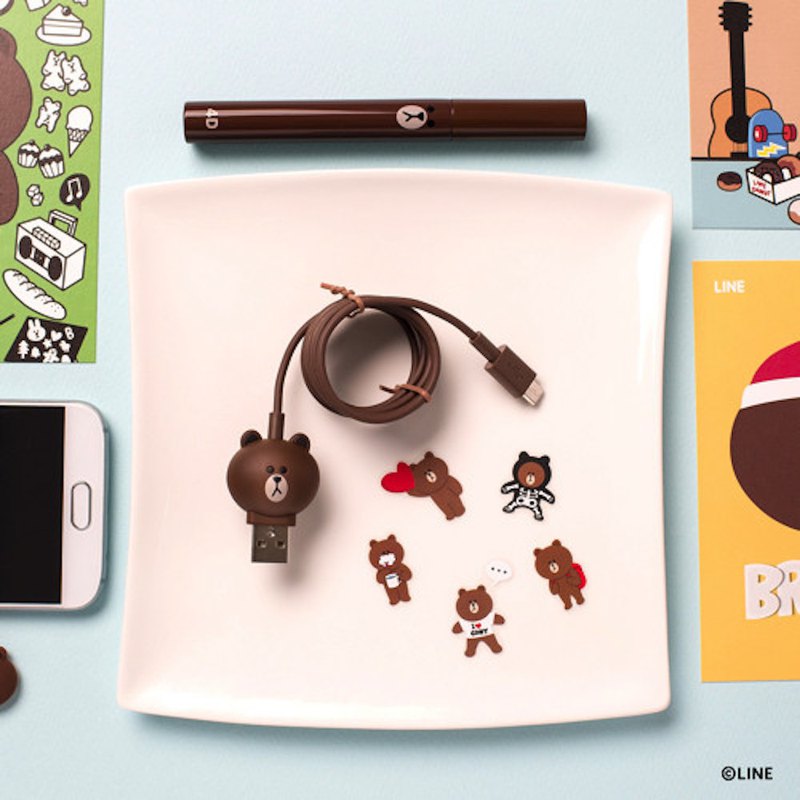 夢想和你最喜歡的 LINE FRIENDS 卡通人物陪伴一起嗎？ LINE FRIENDS BROWN 熊大  Micro USB 數據充電線不單只是現代生活必備品。 除高實用性之外，也追求美感。 一公尺的長度，剛好為手機充電。