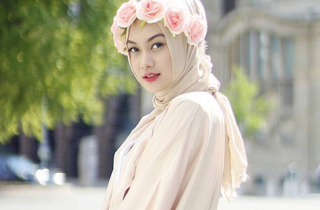 5 Aksesori Hijab yang Hits di Instagram Untuk Digunakan Saat Perpisahan Sekolah