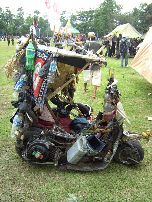 Kumpulan Modifikasi Vespa "Gila" Ini Hanya Ada di Indonesia