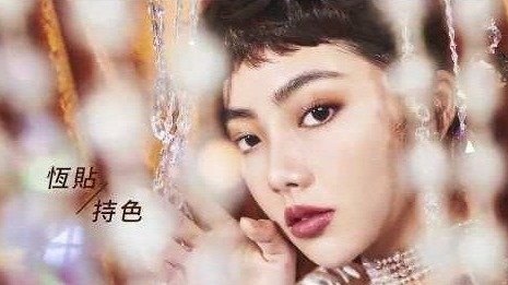 【恆貼 持色 不飛粉】1028 使眼色限量9色眼彩盤