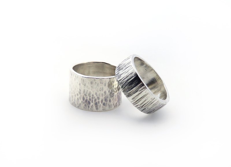 想要留下一份永久的紀念飾品嗎？ 將自己沉浸在手作的愉悅，把想法打造成一份專屬自己的飾品。 讓敲金工帶領您，一起體驗金工的樂趣。