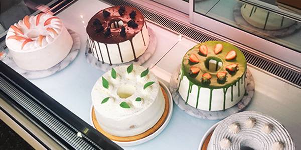  慢熟咖啡為回家鄉實踐理想生活的咖啡館，提供自家烘焙咖啡與美味的手工甜點。(圖/綠色餐飲指南)