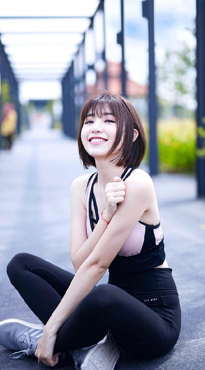 網紅美女集中營，FB社團同名