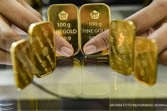  Harga  emas  24  karat  Antam hari ini stabil Rp 934 000 per 