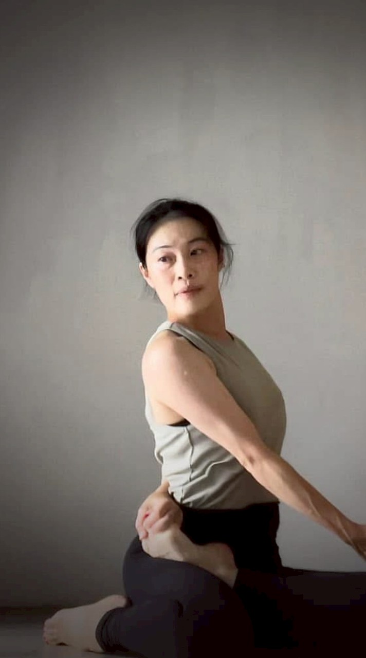A May Su 丹索瑜珈