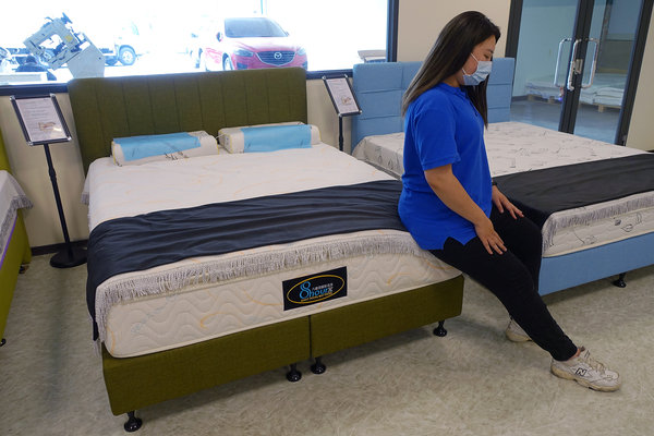 台中床墊工廠直營,台中獨立筒床墊,大里八鐘頭展示工廠,平價乳膠獨立筒床墊, 彈簧保固10年、流程透明手工客製獨立筒床墊